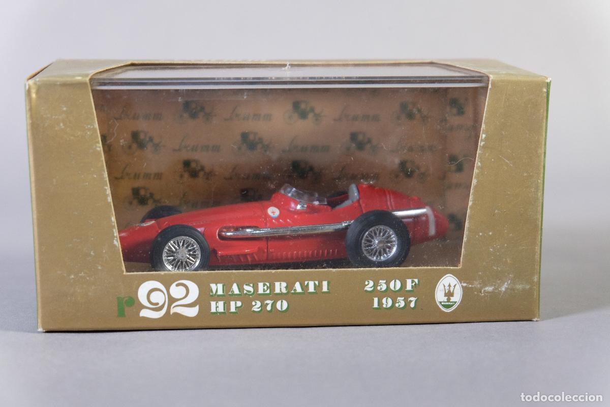 Coches a escala: R&eacute;plica coche Maserati 250F HP 270 1957 - BRUMM escala 1:43 (r92) - en su caja