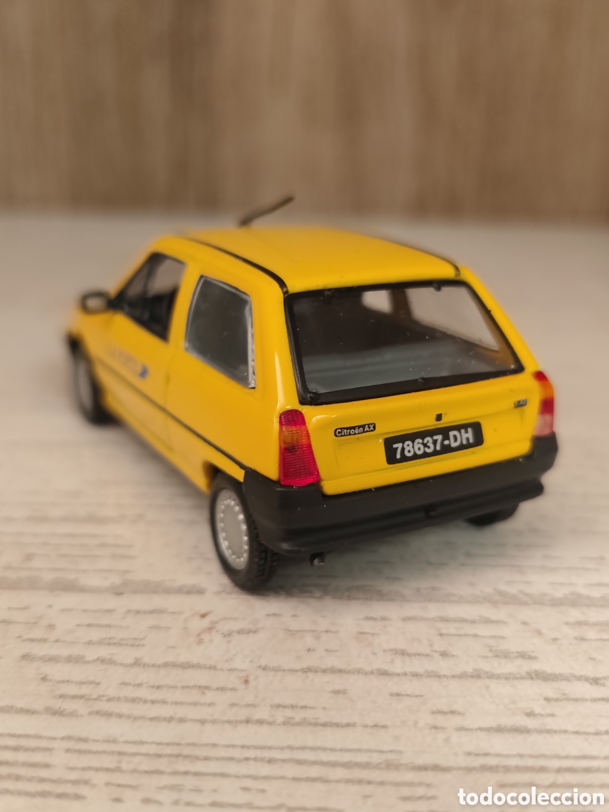 Coches a escala: CITRO&Euml;N AX 1.1i LA POSTE - Foto 2