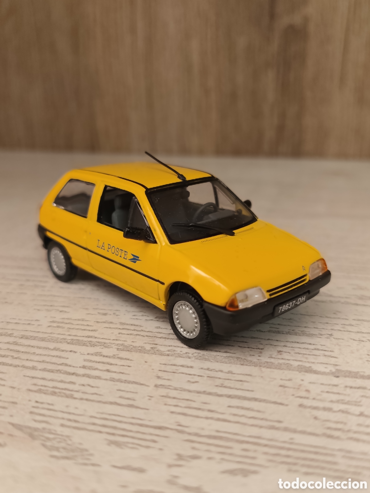 Coches a escala: CITRO&Euml;N AX 1.1i LA POSTE - Foto 1