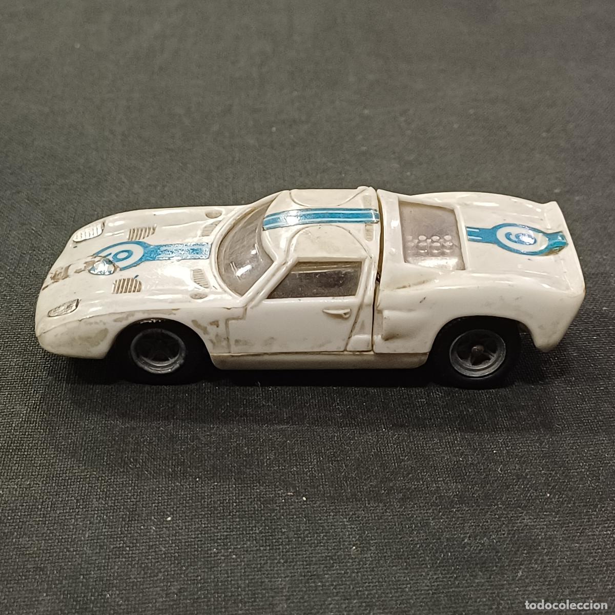 Auto in scala: FORD GT DE NACORAL/CHIQUI CARS/ESCALA 1/42 EN PLASTICO.
