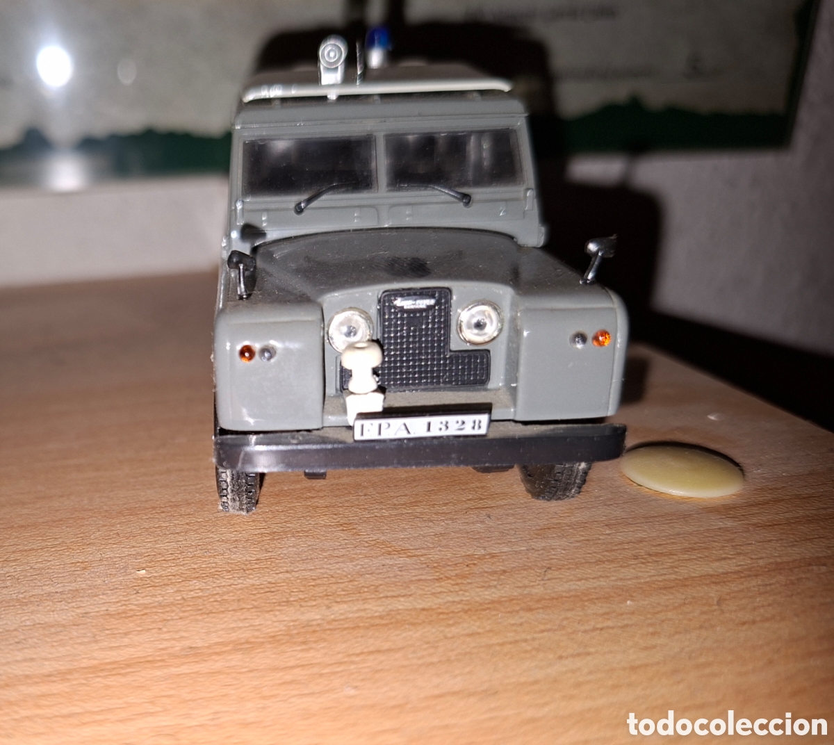 Model Cars: LAND ROVER POLIC&Iacute;A ARMADA