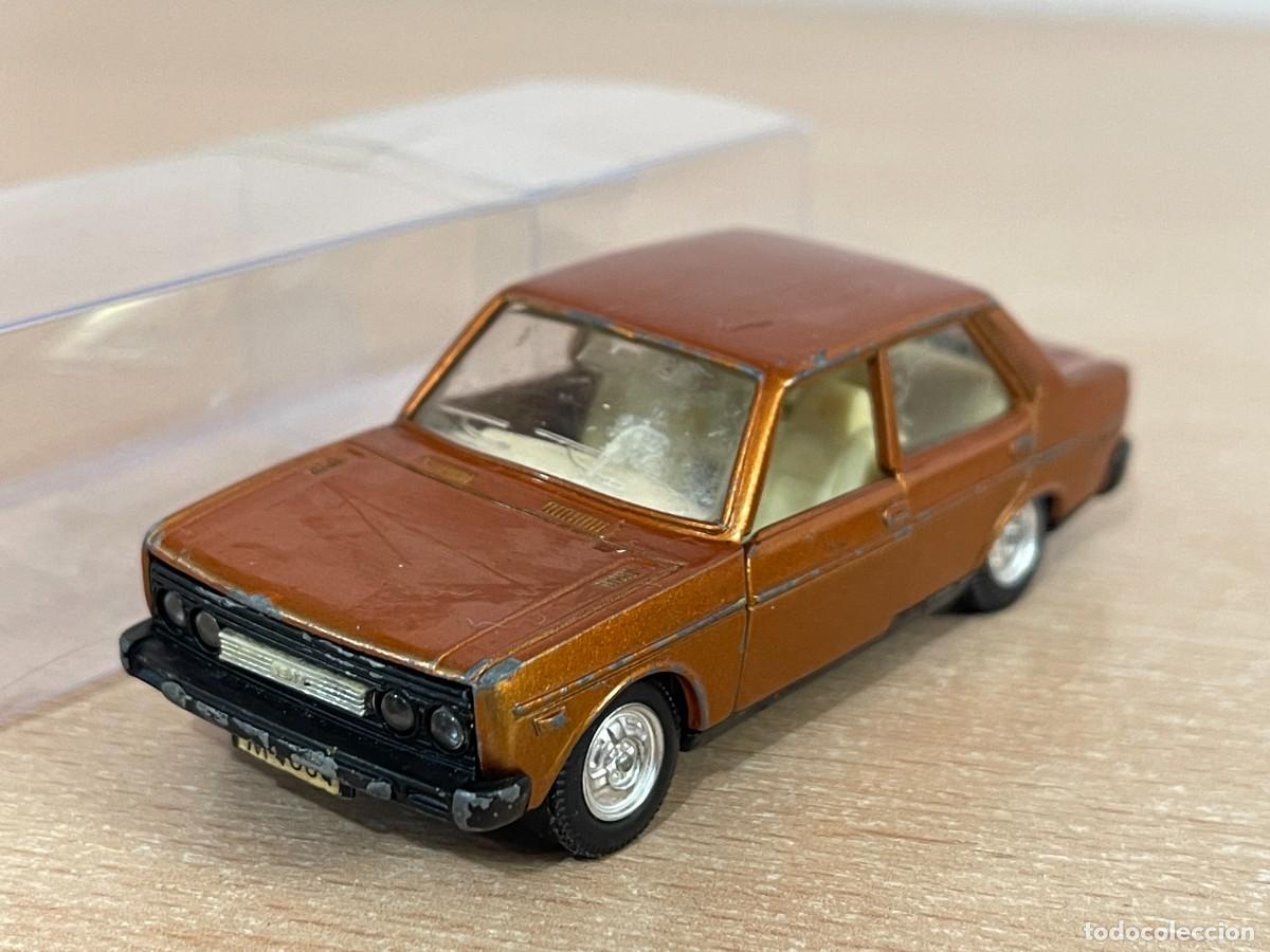 Coches a escala: 5- Mira antiguo coche SEAT 131 E cobre 1:43 Made in Spain die-cast metal car a&ntilde;os 80 escala 1/43