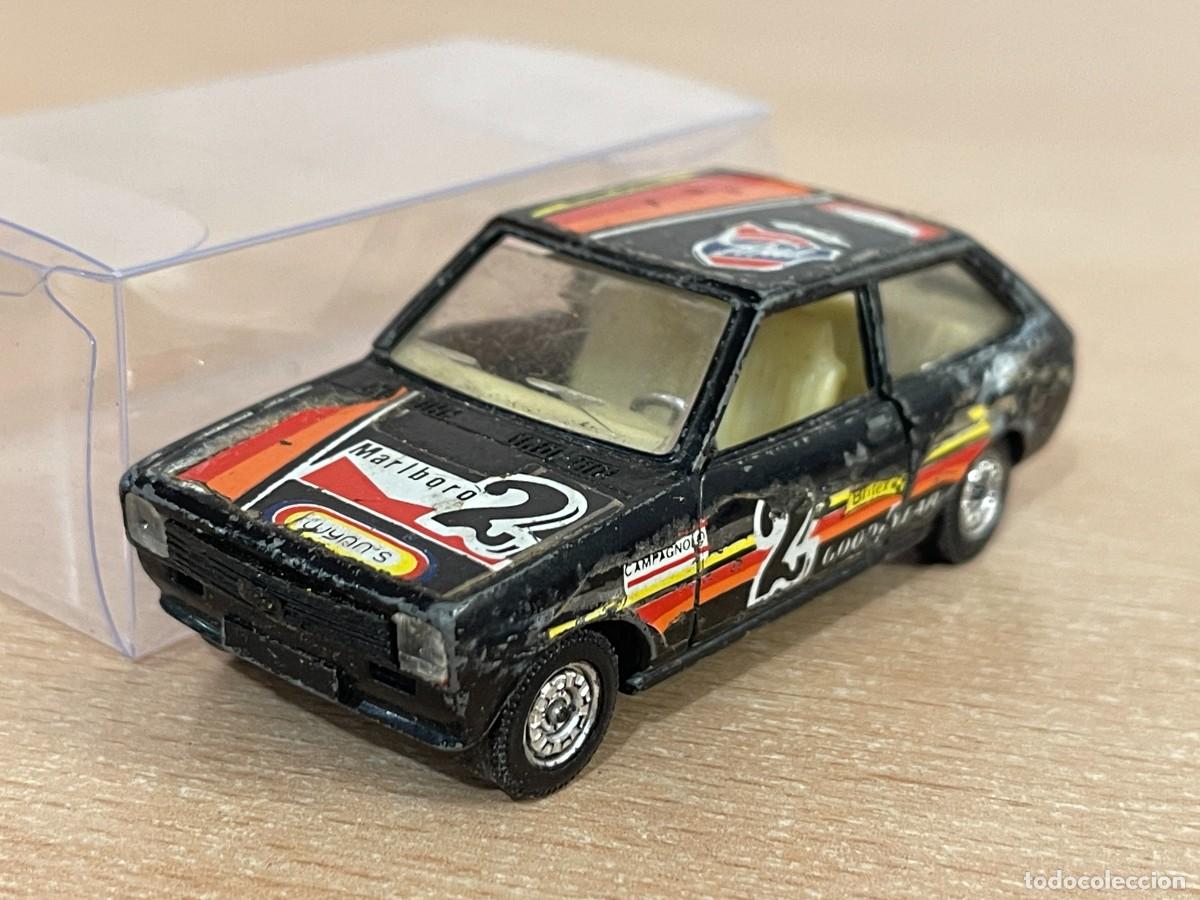 Coches a escala: 9- Mira antiguo coche FORD FIESTA Rallye negro 1:43 Made in Spain die-cast metal car a&ntilde;os 70 1/43