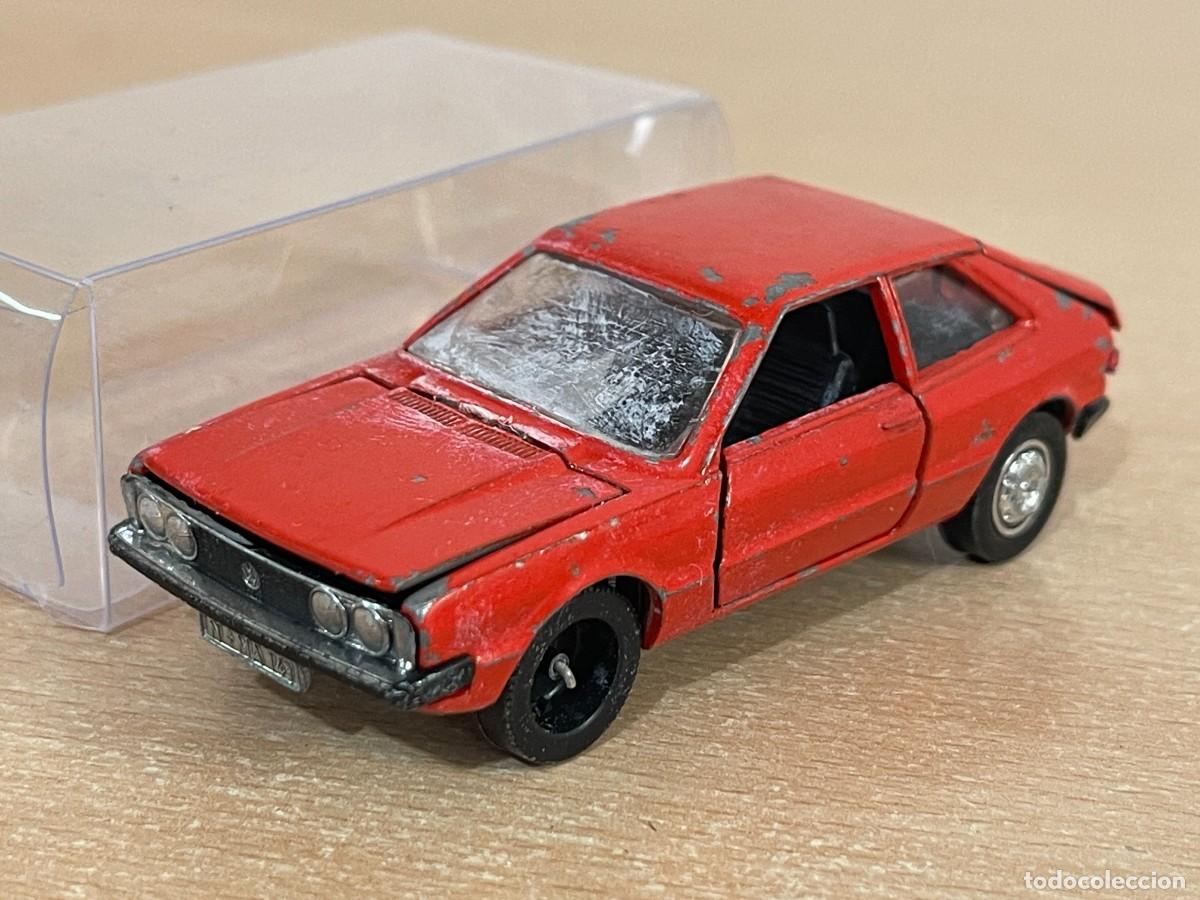 Coches a escala: 10- Schuco Modell antiguo coche VW SCIROCCO 1:43 Made in Germany die-cast metal a&ntilde;os 80 1/43