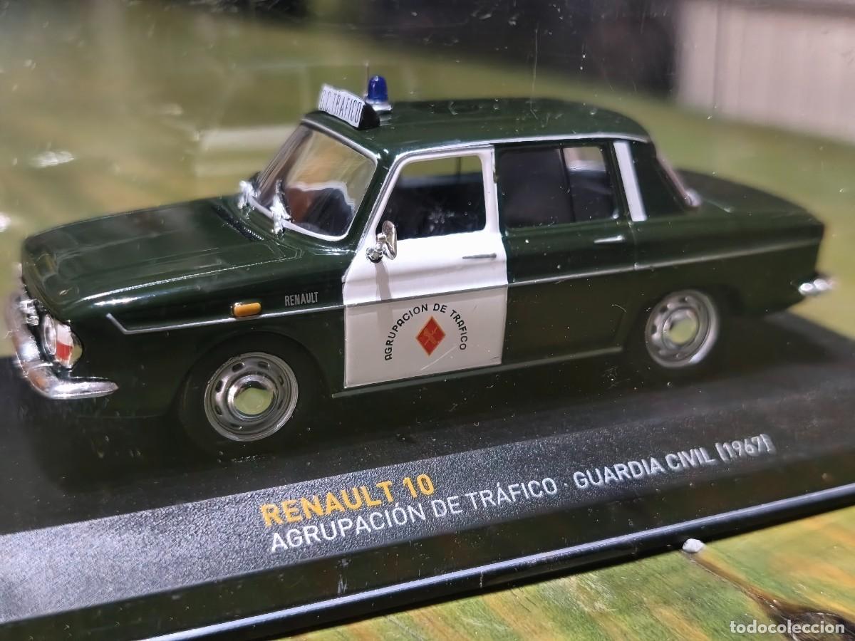 Model Cars: Renault 10. Agrupaci&oacute;n de Tr&aacute;fico. Guardia Civil (1967) Escala 1/43. Altaya IXO