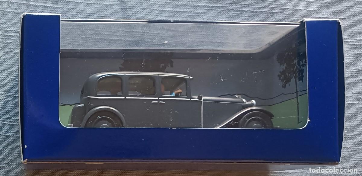 Coches a escala: Tintin Coche Atlas 38 La limusina en ruta hacia Nankin El Loto azul Ed. franc
