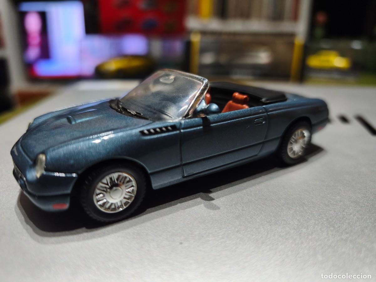 Coches a escala: Ford Thunderbird (2003) Escala 1/43. Road Signature 94225/6