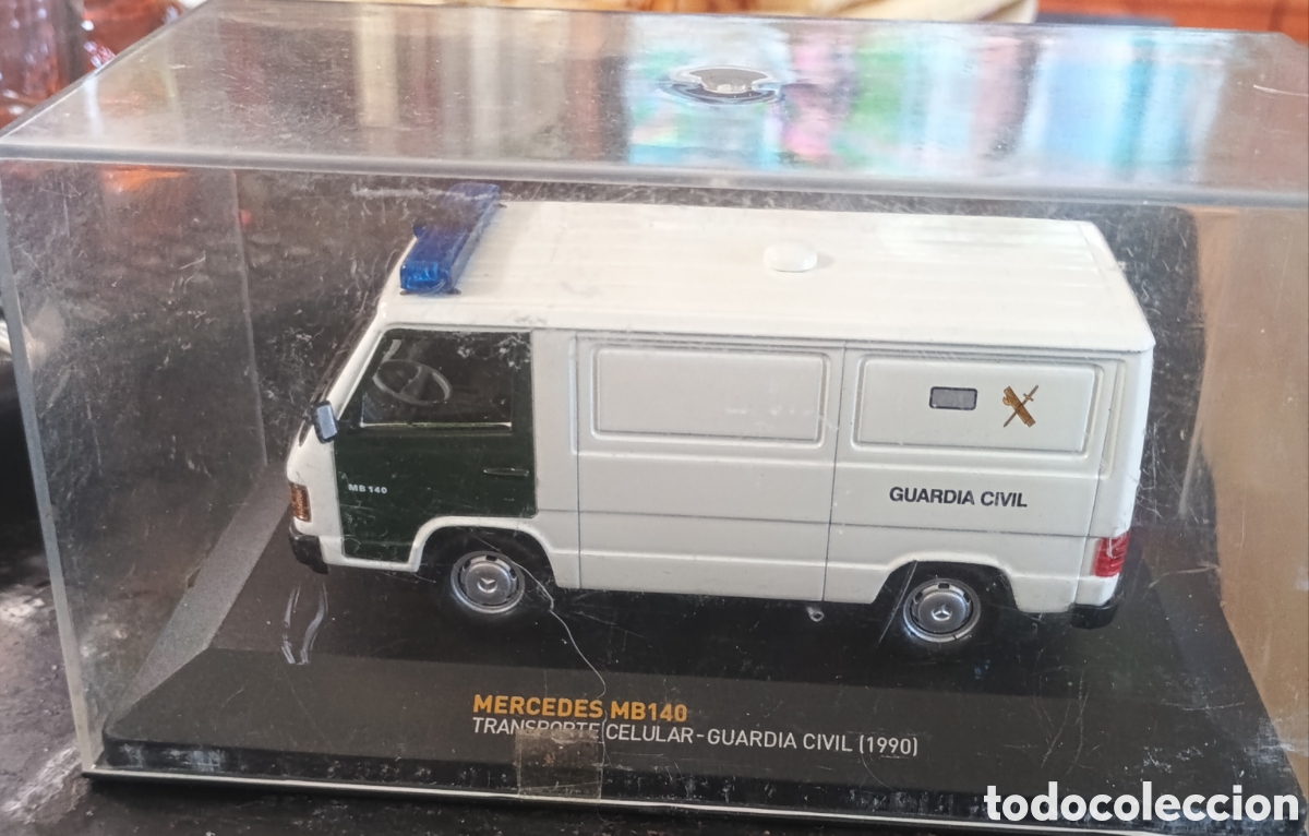 Coches a escala: Furgoneta guardia civil, colecci&oacute;n altaya