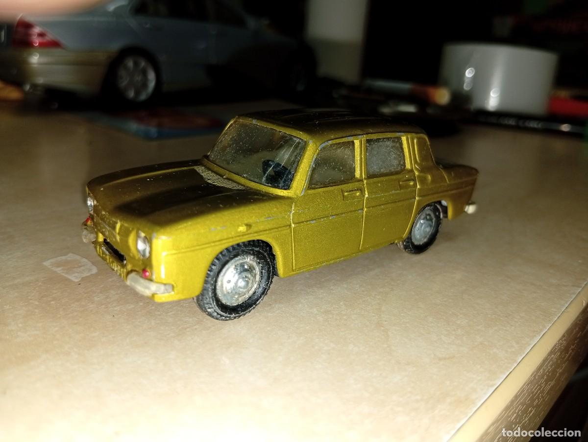 Coches a escala: Renault 8 de JOAL. Espa&ntilde;a a&ntilde;os 60.