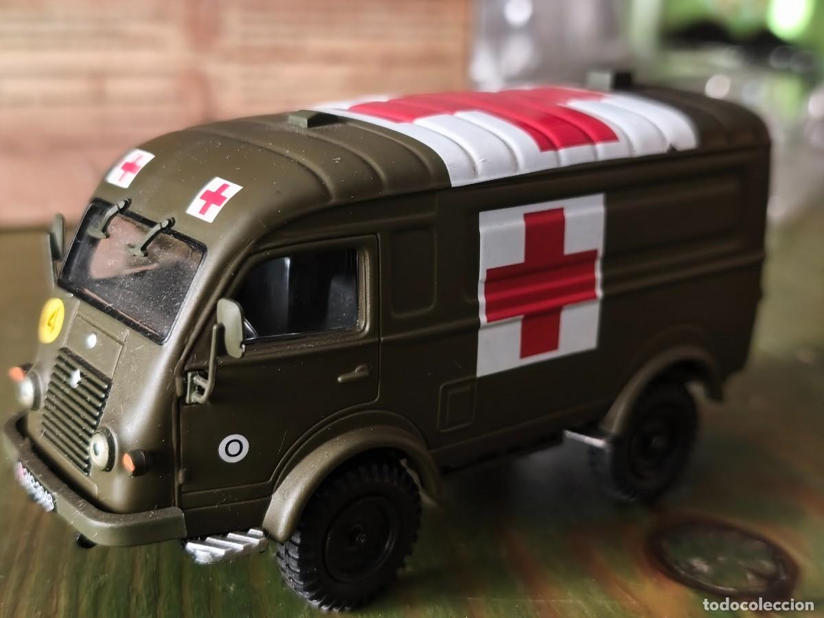 Coches a escala: Renault R2087. Escala 1/43.V&eacute;hicules Militaires Francais.SANITAIRE AMBULANCE .Direkt Collections