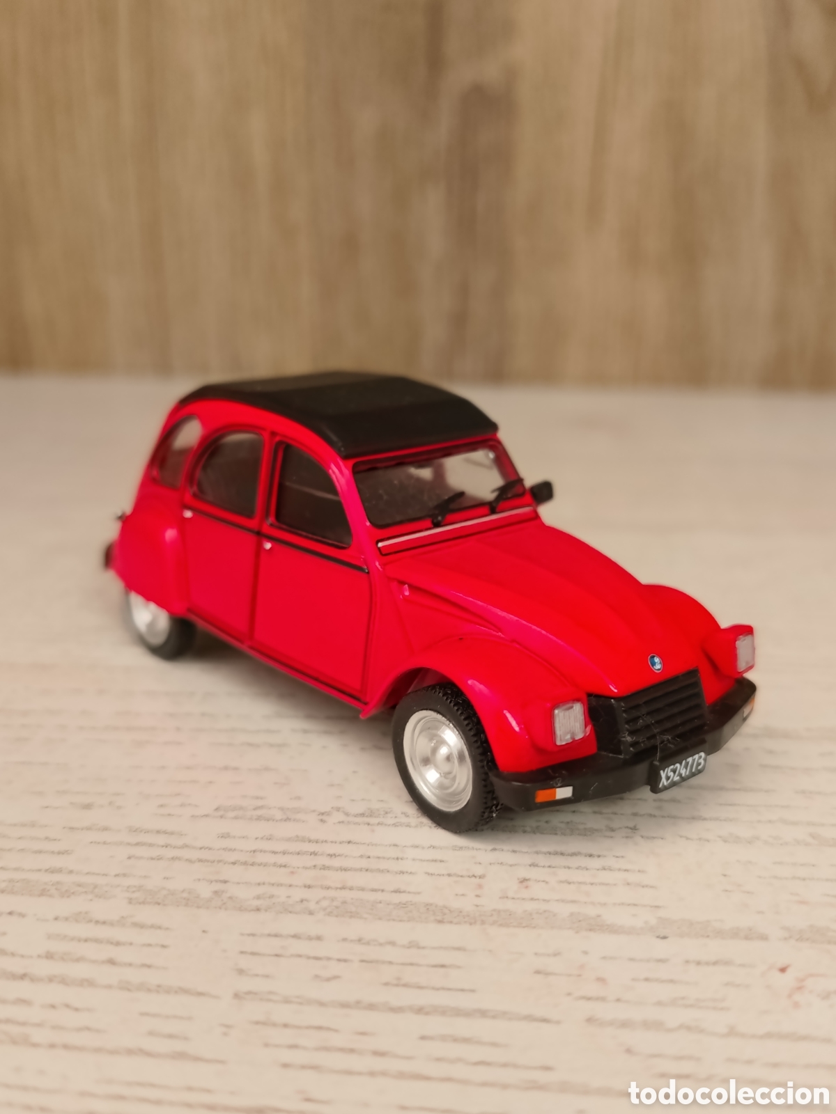 Coches a escala: IES AM&Eacute;RICA / CITRO&Euml;N 2 CV