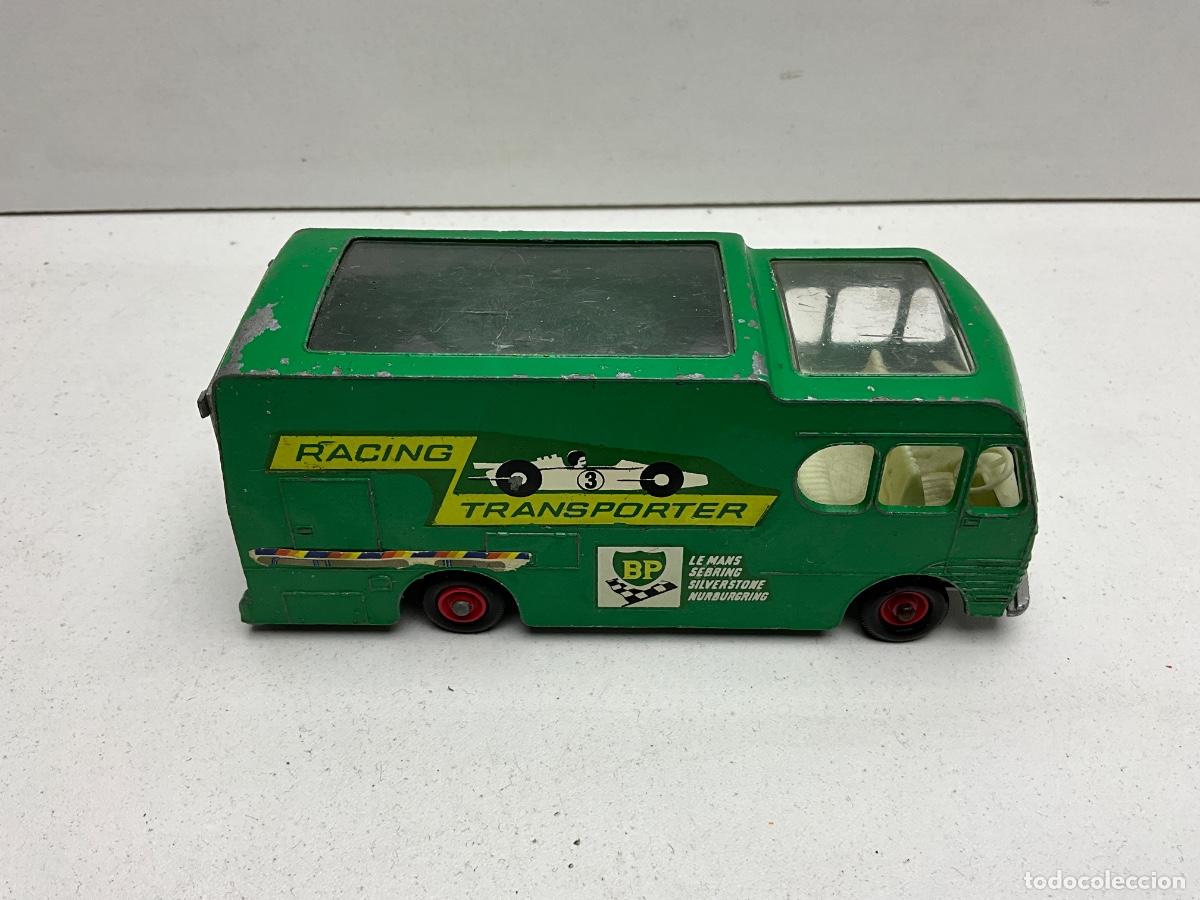 Coches a escala: CAMI&Oacute;N MATCHBOX - RACING CAR TRANSPORTER M6 - LESNEY- MADE IN ENGLAND