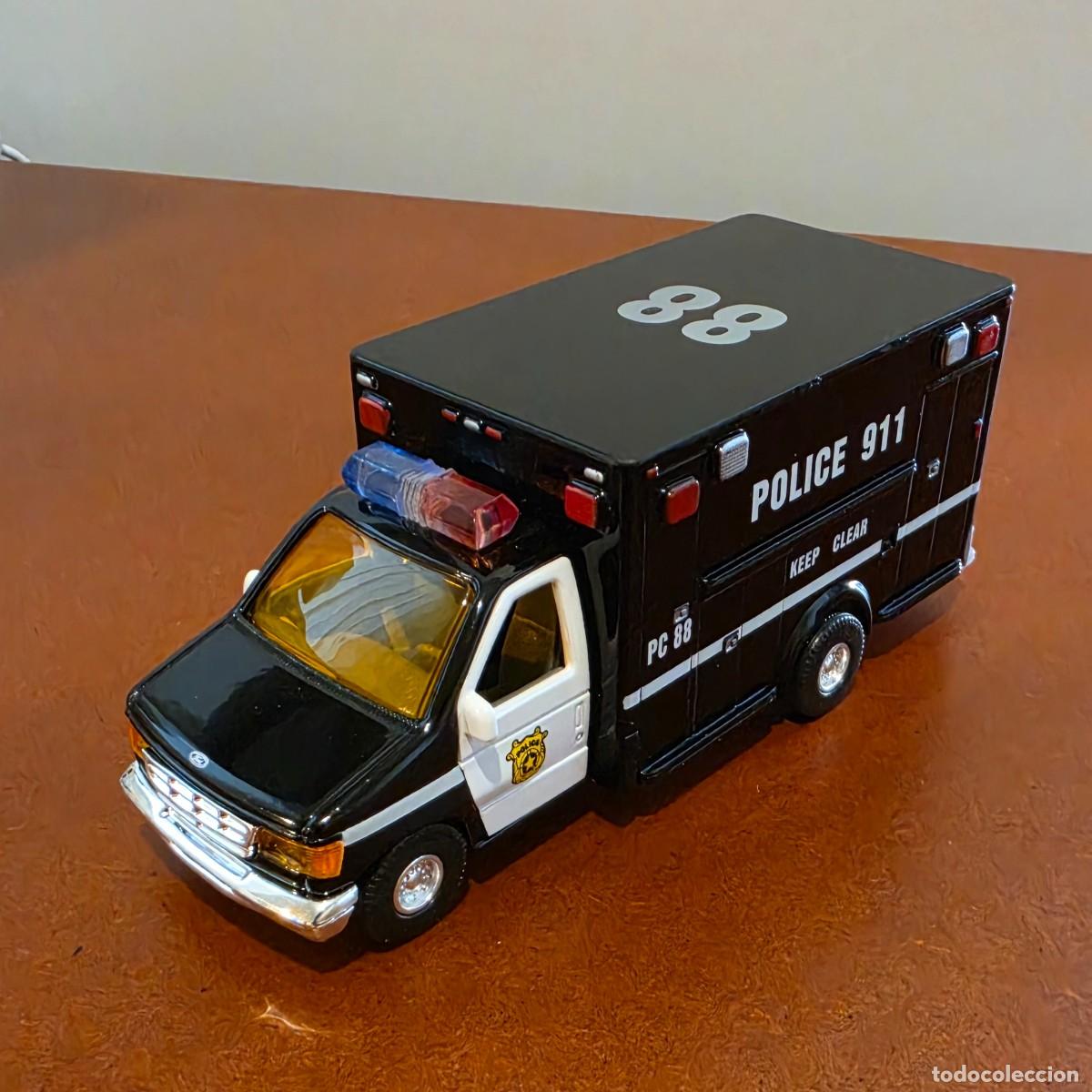 Coches a escala: Ford E-350 XL Type III &middot; &iquest;FORD? &middot; Escala 1/43