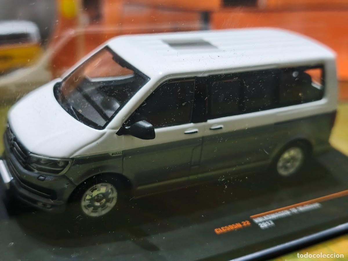 Coches a escala: Volkswagen T6 Multivan (2017). Escala 1/43. IXO CLC595N.22