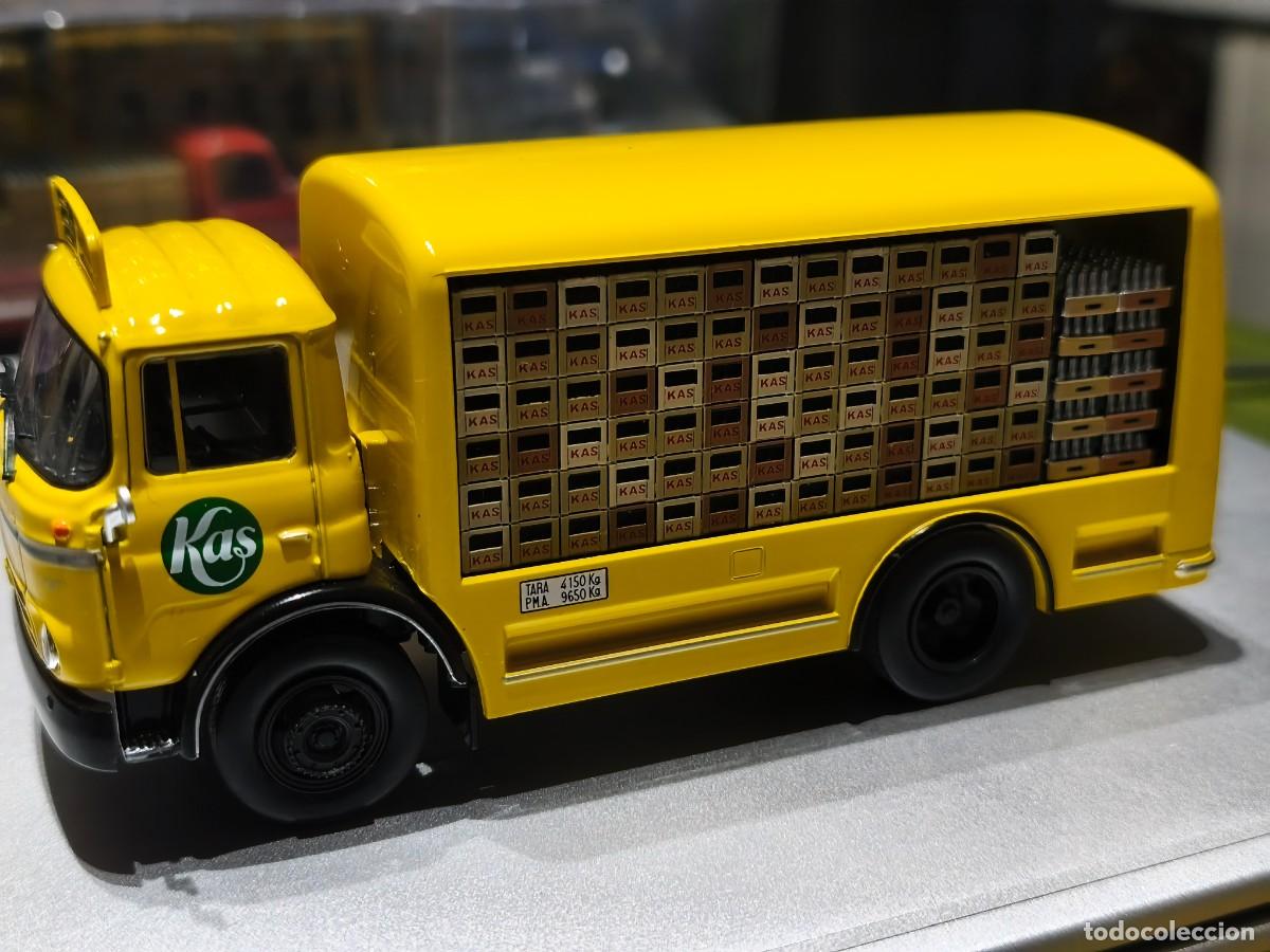 Coches a escala: Barreiros Saeta 65 Kas (1964). Escala 1/43. Salvat IXO.