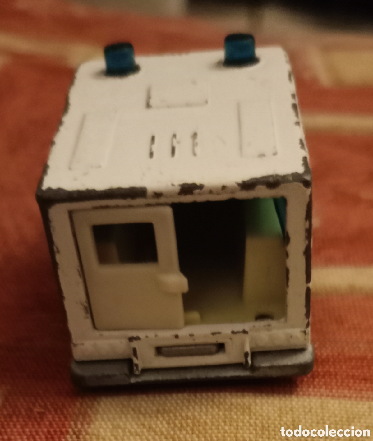 Coches a escala: Ambulancia Matchbox de Mattel - Foto 2