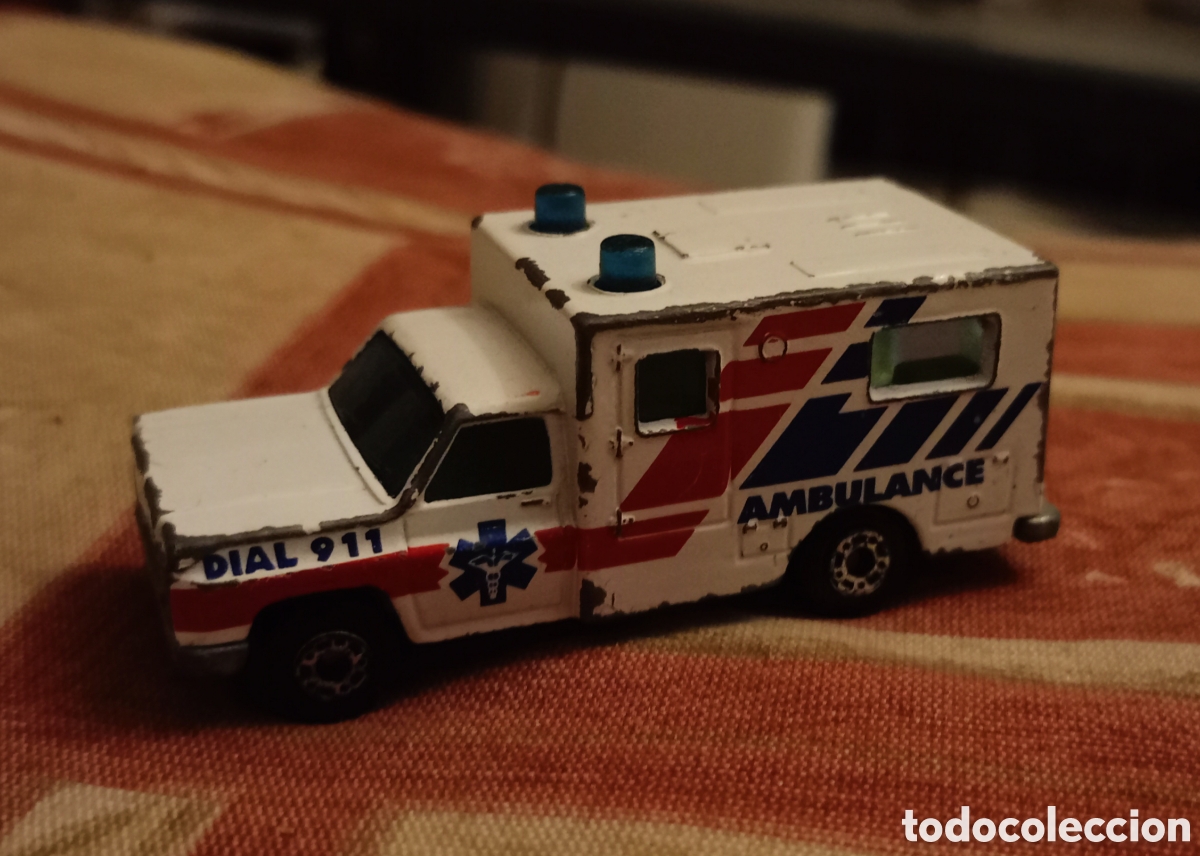 Coches a escala: Ambulancia Matchbox de Mattel - Foto 1