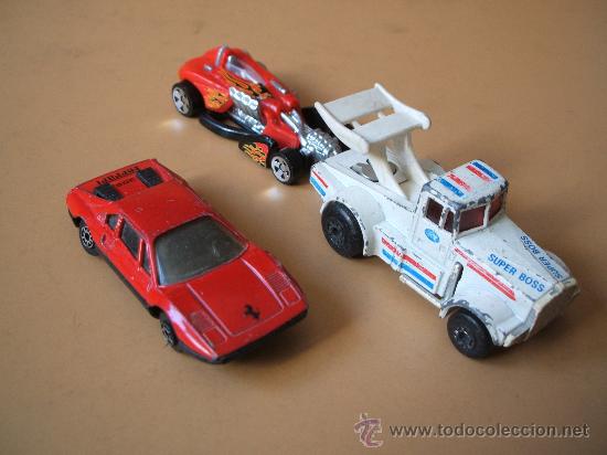 Coches a escala Hot Wheels: ferrari 308 gtb de maisto,kenworth de matchbox,coche rojo de hot wheels 2001,escala 1:64 aprox