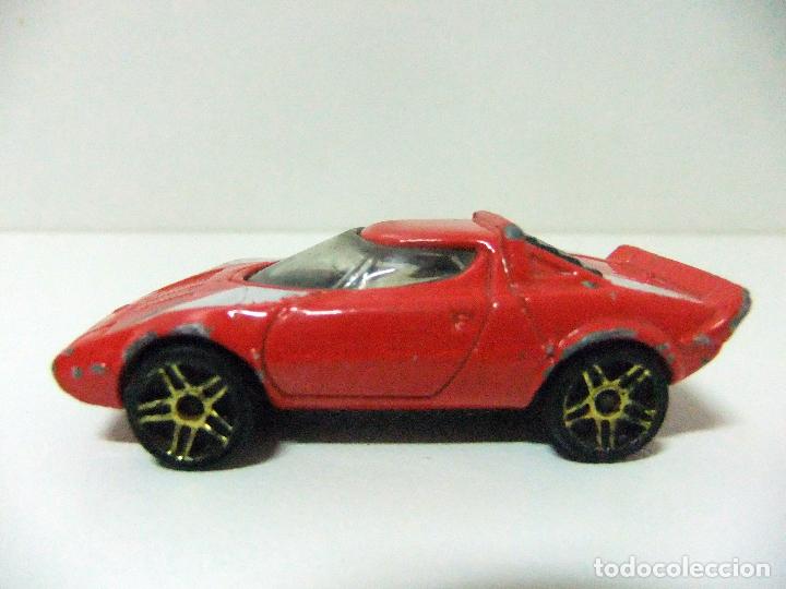 Auto in scala Hot Wheels: LANCIA STRATOS ROJO - HOT WHEELS &copy; 2001 MATTEL - ESCALA 1:64 APROX. - COCHE DEPORTIVO AUTOM&Oacute;VIL