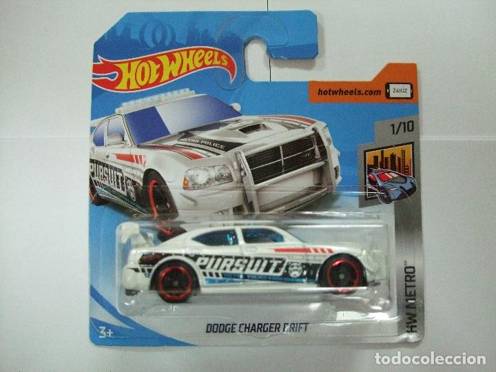 Auto in scala Hot Wheels: DODGE CHARGER DRIFT - HOT WHEELS MATTEL HW METRO 2018 - COCHE 1:64 PURSUIT AUTO JUGUETE TOY CAR
