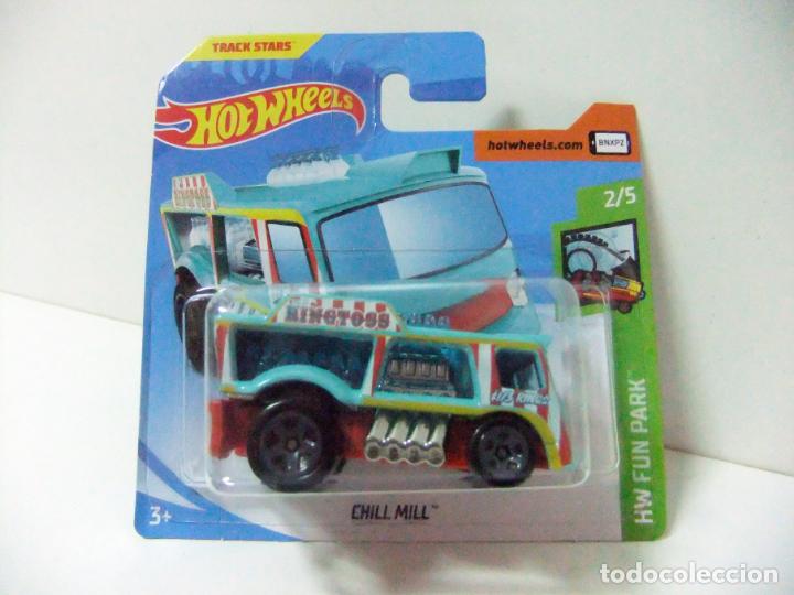 Carros em escala Hot Wheels: CHILL MILL RING TOSS - HOT WHEELS MATTEL HW FUN PARK 2018 ESCALA 1:64 - COCHE FURGONETA TRACK STARS