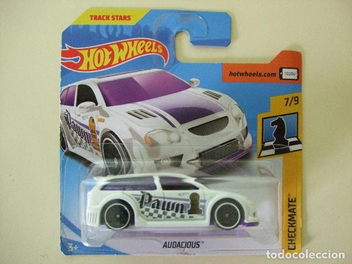 Carros em escala Hot Wheels: AUDACIOUS - HOT WHEELS HW CHECKMATE 2018 TRACK STARS - COCHE 1:64 AUTOM&Oacute;VIL PAWN PE&Oacute;N AJEDREZ CAR