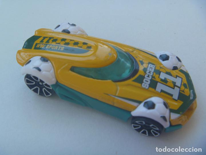 Carros em escala Hot Wheels: COCHECITO DE HOT WHEELS DE MATTEL , FUTBOLERO . MADE IN MALAYSIA