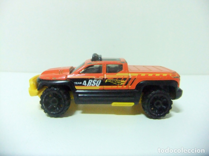 Model cars Hot Wheels: OFF-DUTY RSQ TEAM 4 - HOT WHEELS MATTEL HW RESCUE &copy; 2013 ESCALA 1:64 - COCHE AUTOM&Oacute;VIL TODOTERRENO