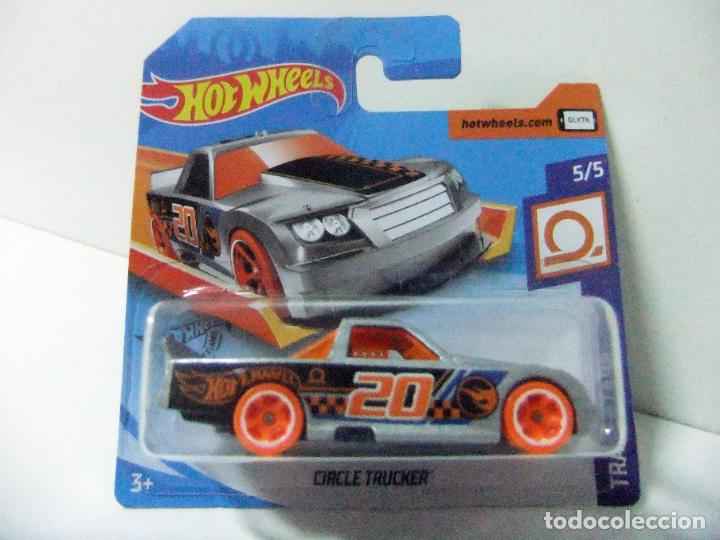 Carros em escala Hot Wheels: CIRCLE TRUCKER - HOT WHEELS MATTEL TRACK STARS 2020 5/5 TREASURE T-HUNT - ESCALA 1:64 COCHE JUGUETE