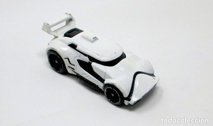 Coches a escala Hot Wheels: First Order Stormtrooper de Star Wars de Hot Wheels - Hotwheels - Thailandia 2015.