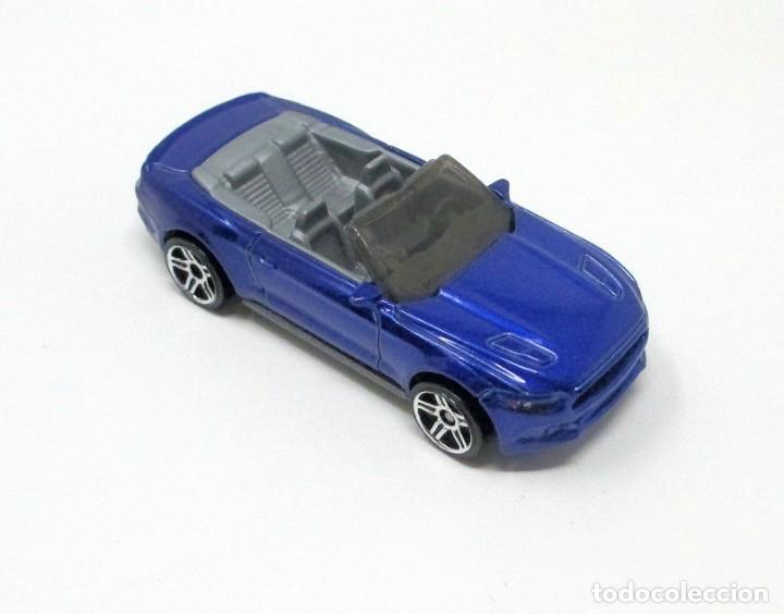 Coches a escala Hot Wheels: Ford Mustang GT Convertible de Hot Wheels - Hotwheels - Malasia 2015.
