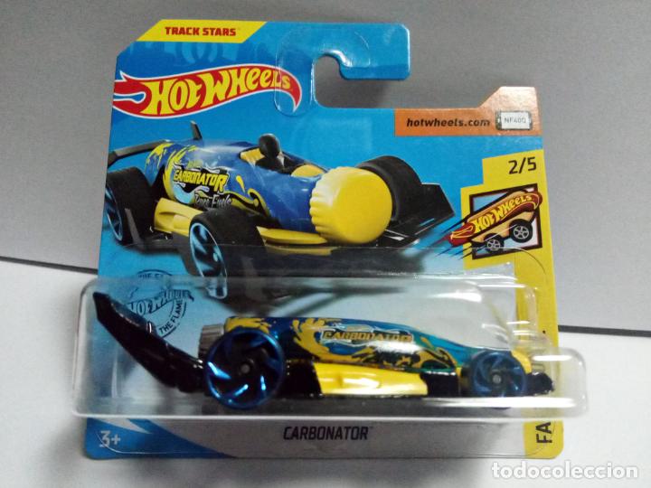 Coches a escala Hot Wheels: CARBONATOR - HOT WHEELS FAST FOODIE 2020 TRACK STARS - ESCALA 1:64 COCHE ABRIDOR BOTELLAS AUTOM&Oacute;VIL