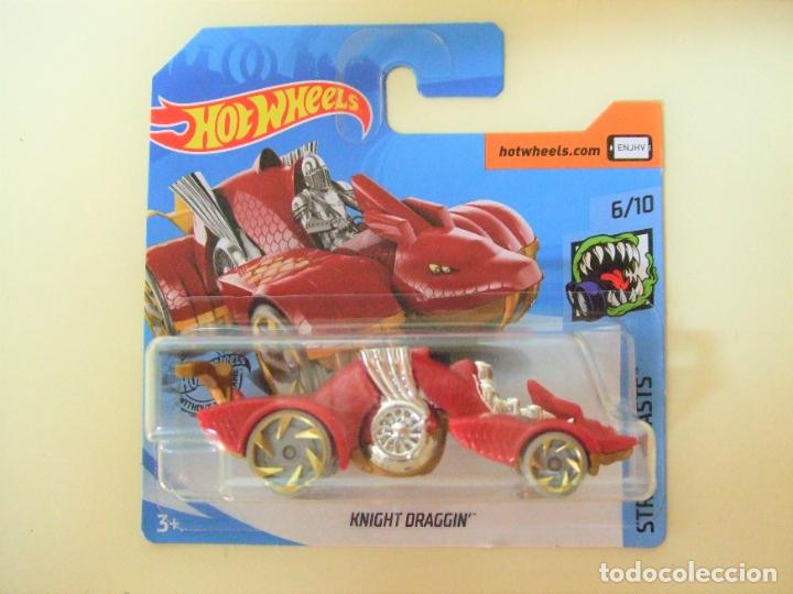 Modellautos Hot Wheels: KNIGHT DRAGGIN&acute; HOT WHEELS MATTEL STREET BEASTS 2020 - ESCALA 1:64 COCHE DRAG&Oacute;N CABALLERO MEDIEVAL