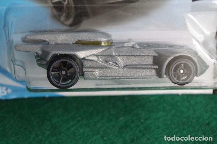 Coches a escala Hot Wheels: HOT WHEELS 2019 BATMOBILE BATMAN 2/5 - Foto 2