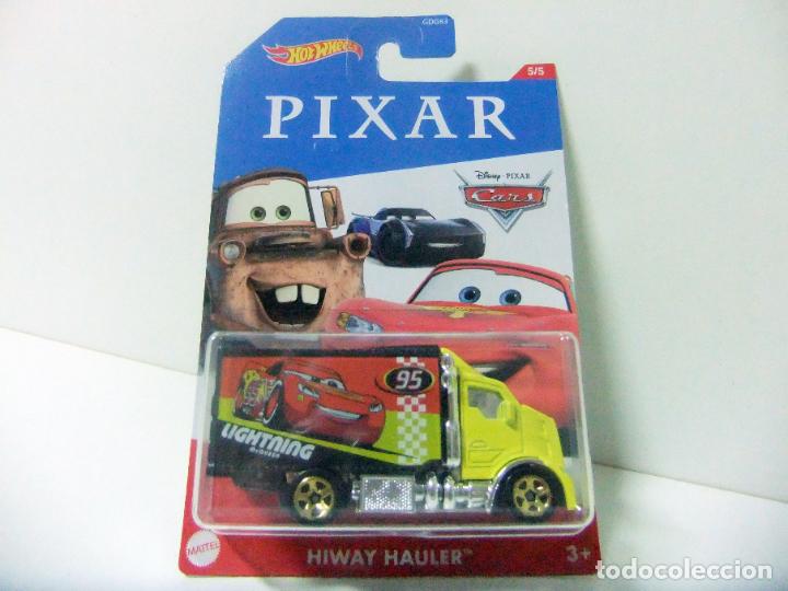 Carros em escala Hot Wheels: HIWAY HAULER HOT WHEELS PIXAR SERIES 2020 5/5 DISNEY CARS - COCHE 1:64 LIGHTNING MCQUEEN 95 CAMI&Oacute;N
