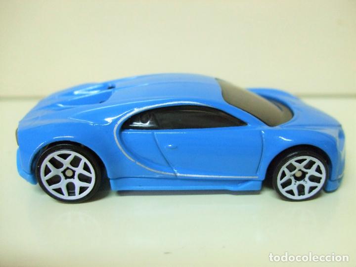 Xe Hotwheels Bugatti Chiron (Màu Xanh
