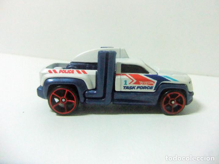 Coches a escala Hot Wheels: DIESEL DUTY TASK FORCE - HOT WHEELS MATTEL HW POLICE PURSUIT 5-PACK 2019 ESCALA 1:64 - COCHE POLIC&Iacute;A