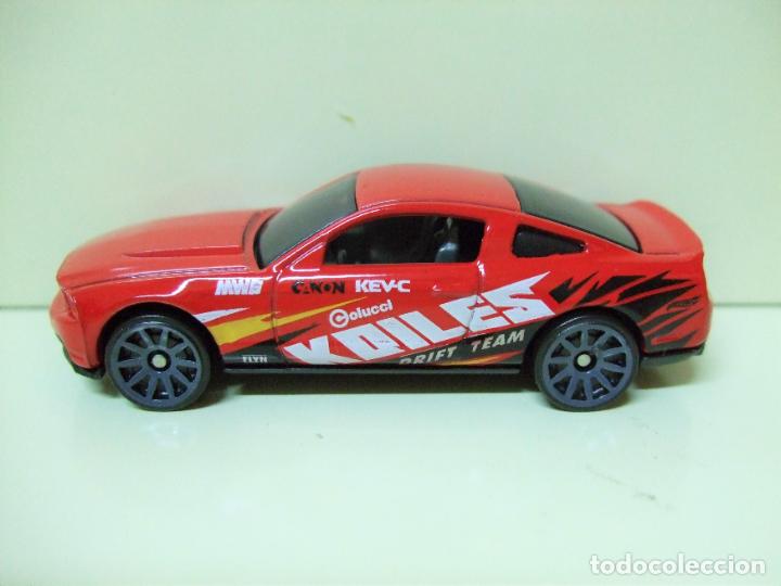 Coches a escala Hot Wheels: 2010 FORD MUSTANG GT KOILES DRIFT TEAM - HOT WHEELS MATTEL CAR MEET 5-PACK 2020 ESCALA 1:64 COCHE 10