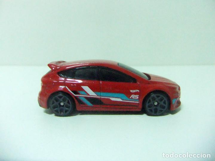 Carros em escala Hot Wheels: FORD FOCUS RS HOT WHEELS MATTEL NIGHTBURNERZ 5-PACK 2020 - ESCALA 1:64 COCHE JUGUETE ROJO
