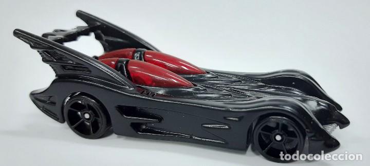Coches a escala Hot Wheels: HOT WHEELS 1:64 BATMAN BATMOBILE 5 PACK - Foto 2
