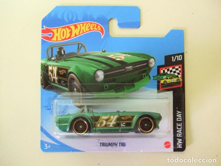 Auto in scala Hot Wheels: TRIUMPH TR6 - HOT WHEELS MATTEL HW RACE DAY 1/10 2021 ESCALA 1:64 - COCHE CAR ROADSTER AUTO TR 6