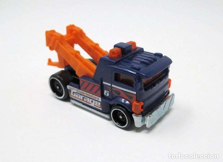 Model cars Hot Wheels: Cami&oacute;n Gr&uacute;a de Hot Wheels - Hotwheels - Heavy Hitcher - Malasia 2018