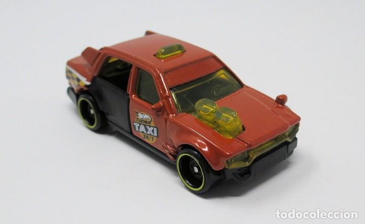 Coches a escala Hot Wheels: Time Ataxxi, Taxi de Hot Wheels - Hotwheels - Malasia 2015 - Taxi