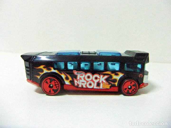 Carros em escala Hot Wheels: HOT WHEELS HIGH ROCK N ROLL TOUR - MATTEL 2019 - COCHE 1:64 AUTOB&Uacute;S BUS GIRA M&Uacute;SICA HW METRO 5-PACK