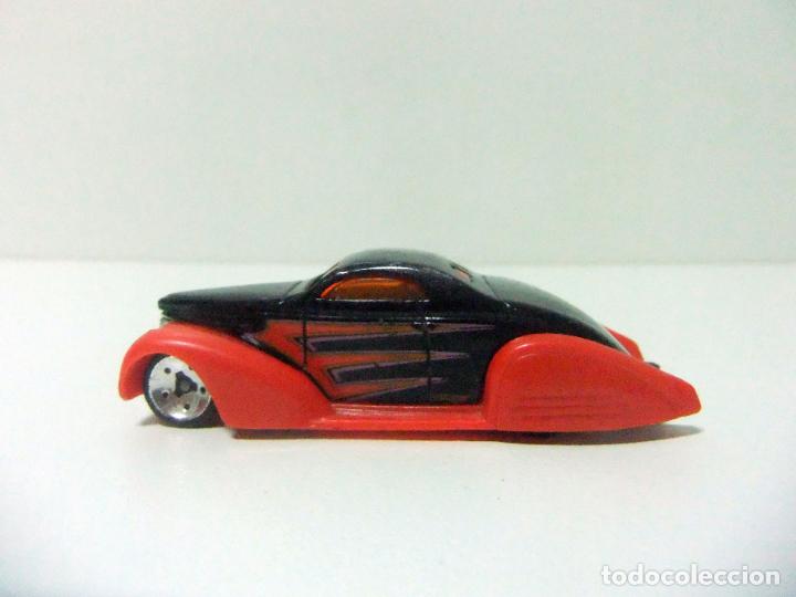 Auto in scala Hot Wheels: SWOOP COUP&Eacute; - HOT WHEELS MATTEL 2010 - COCHE 1:64 CUSTOM CAR SHOW 5-PACK ROJO Y NEGRO RED BLACK CAR