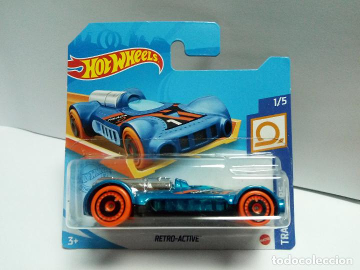 Auto in scala Hot Wheels: RETRO ACTIVE - HOT WHEELS MATTEL HW TRACK STARS 1/5 2021 ESCALA 1:64 - COCHE CAR AUTO RETROACTIVE