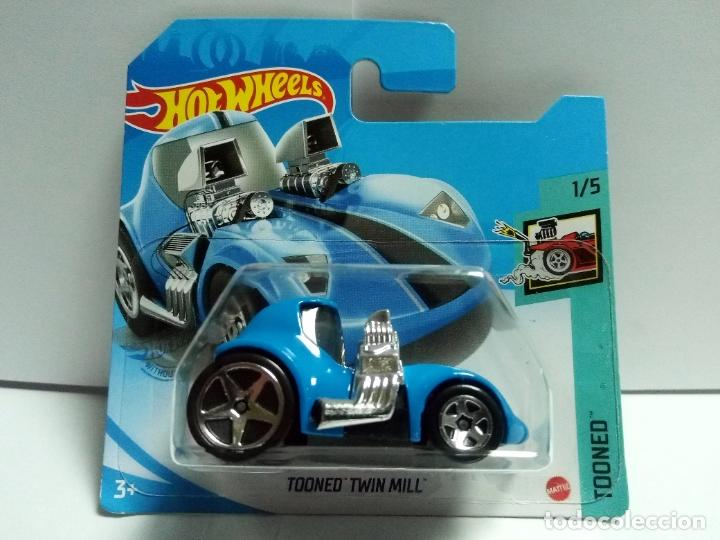 Carros em escala Hot Wheels: TOONED TWIN MILL - HOT WHEELS TOONED 1/5 A&Ntilde;O 2021 - ESCALA 1:64 COCHE JUGUETE AZUL HW TOY CAR