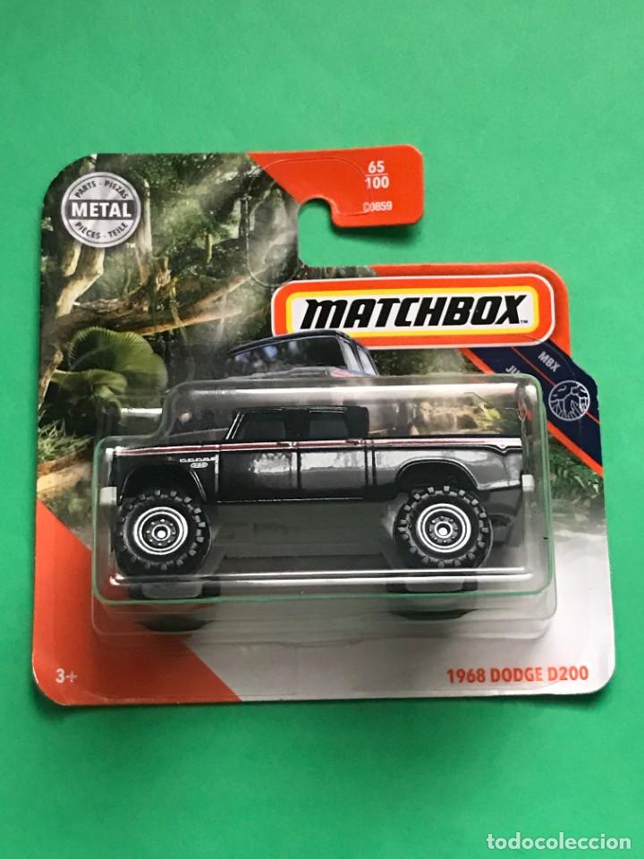 Coches a escala Hot Wheels: MATCHBOX 2020 - 1968 DODGE D200 - 65/100 - NUEVO EN BLISTER - ESCALA 1:64 - TIPO HOT WHEELS