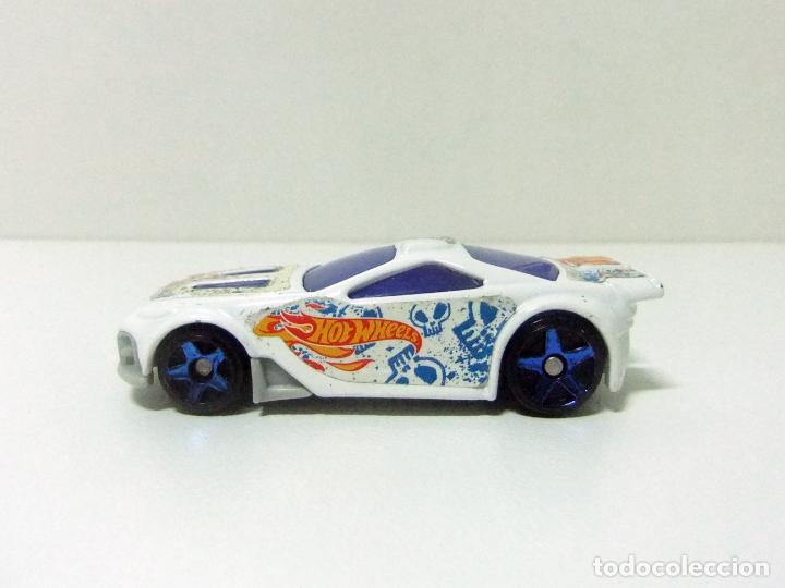 Carros em escala Hot Wheels: SCORCHER TEAM HOT WHEELS N&ordm; 2 MCDONALD&acute;S &copy; 2012 MATTEL COCHE 1:64 MCDONALDS JUGUETE WHITE CAR