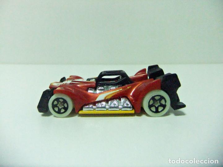 Carros em escala Hot Wheels: VOLTAGE SPIKE - HOT WHEELS MATTEL HW GLOW WHEELS 2016 ESCALA 1:64 COCHE AUTOM&Oacute;VIL JUGUETE MINIATURA